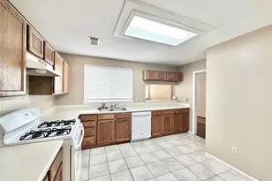 16827 Ashbridge Ct, Spring, TX 77379 - Photo 4