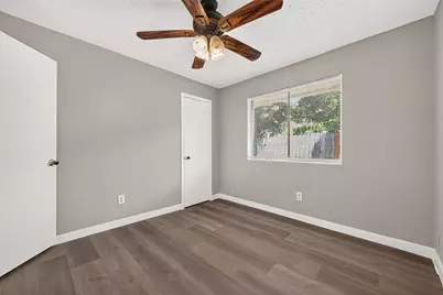 10814 Parkland Woods Drive, Sugar Land, TX 77498 - Photo 20