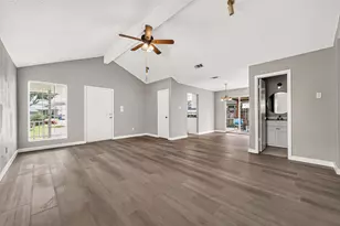 10814 Parkland Woods Dr, Sugar Land, TX 77498 - Photo 10