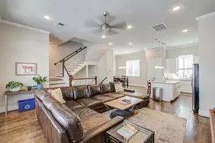 243 W 27th St, Houston, TX 77008 - Photo 14