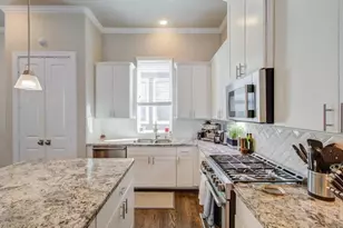 243 W 27th St, Houston, TX 77008 - Photo 8