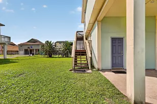 3259 Pirates Cove, Crystal Beach, TX 77650 - Photo 4