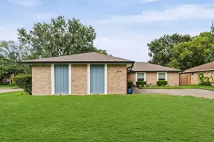 2634 Plymouth Rock Dr, Webster, TX 77598 - Photo 2
