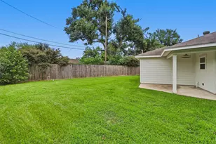 1734 Knightwick Dr, Houston, TX 77008 - Photo 40