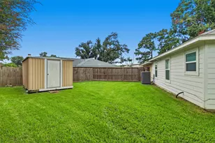 1734 Knightwick Dr, Houston, TX 77008 - Photo 40