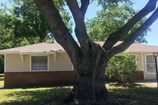 10614 Edgar St, Houston, TX 77047 - Photo 2