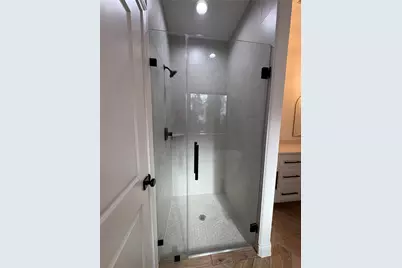 109 Cove Point, Conroe, TX 77356 - Photo 12