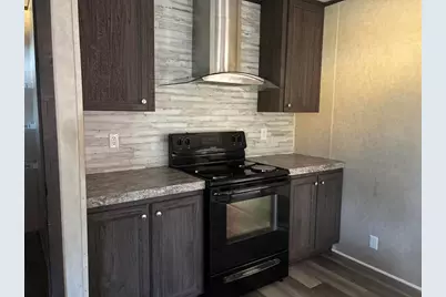 3013 W Park Avenue, Pinehurst, TX 77630 - Photo 10