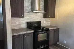 3013 W Park Ave, Pinehurst, TX 77630 - Photo 10