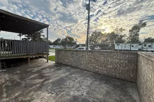 3013 W Park Ave, Pinehurst, TX 77630 - Photo 22