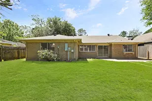 15911 Mill Point Dr, Houston, TX 77059 - Photo 14