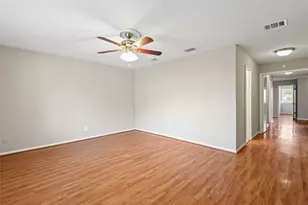 15911 Mill Point Dr, Houston, TX 77059 - Photo 10