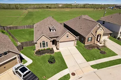 250 Ashley Way, Alvin, TX 77511 - Photo 2