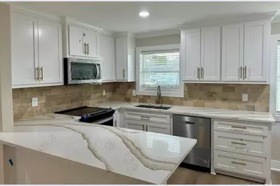 108 Draeger Drive, West Columbia, TX 77486 - Photo 2