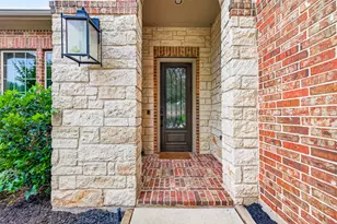 32607 Wingfoot Cir, Fulshear, TX 77441 - Photo 2