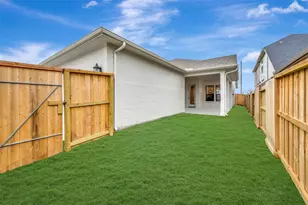 11910 Salty Bnd Dr, Baytown, TX 77523 - Photo 10