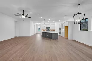 11910 Salty Bnd Dr, Baytown, TX 77523 - Photo 28