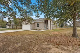 702 Azalea St, Waller, TX 77484 - Photo 2