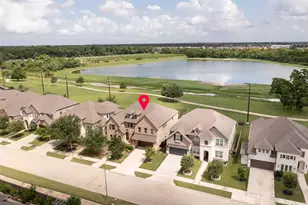 42 Zenith Ln, Sugar Land, TX 77498 - Photo 2