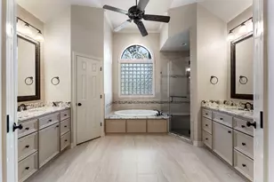 1 Fairmont Ct, Conroe, TX 77304 - Photo 18