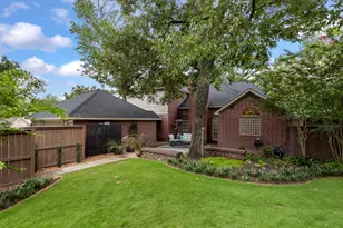 1 Fairmont Ct, Conroe, TX 77304 - Photo 4