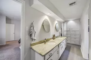 6215 Queensloch Dr, Houston, TX 77096 - Photo 22