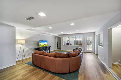 6215 Queensloch Drive, Houston, TX 77096 - Photo 4