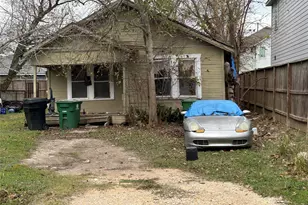 4917 Higgins St, Houston, TX 77033 - Photo 2