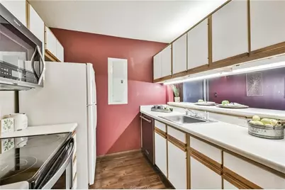 529 Southwest Parkway Parkway #203, College Station, TX 77840 - Photo 14