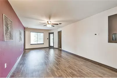 529 Southwest Parkway Parkway #203, College Station, TX 77840 - Photo 6