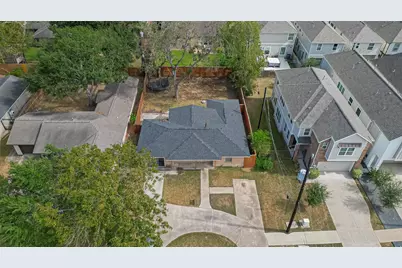 5609 Newcastle Street, Bellaire, TX 77401 - Photo 2
