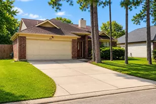 80 Laughing Brook Ct, The Woodlands, TX 77380 - Photo 2