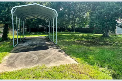 211 Hickory Street, Sweeny, TX 77480 - Photo 2