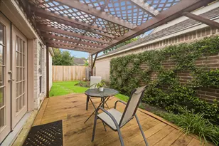 1534 Beaconshire Rd, Houston, TX 77077 - Photo 18