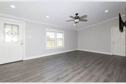 2201 Lauren Lane, Sealy, TX 77474 - Photo 10