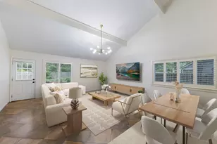 10 Glorybower Ct, The Woodlands, TX 77380 - Photo 4