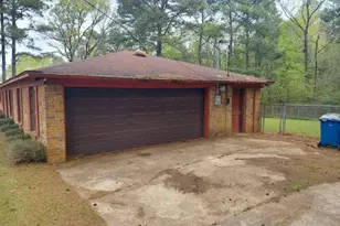 2704 Park Dr, Marshall, TX 75670 - Photo 2