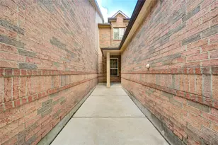 1130 Glenwood Canyon Ln, Houston, TX 77077 - Photo 4