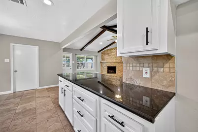 7618 Twin Hills Drive, Houston, TX 77071 - Photo 24