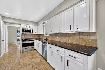 7618 Twin Hills Drive, Houston, TX 77071 - Photo 20