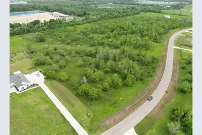 22603 Chenango Lake Dr, Angleton, TX 77515 - Photo 1