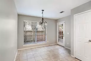 98 S Village Knoll Cir, The Woodlands, TX 77381 - Photo 8