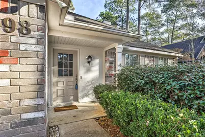 98 S Village Knoll Circle, The Woodlands, TX 77381 - Photo 2