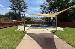 16715 Parliament Dr, Houston, TX 77083 - Photo 36