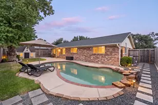 2302 Willowby Dr, Houston, TX 77008 - Photo 2