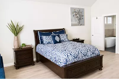 123 Eastwood Street, Houston, TX 77011 - Photo 8