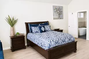 123 Eastwood St, Houston, TX 77011 - Photo 8