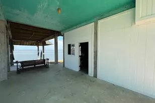 1122 Makatea, Tiki Island, TX 77554 - Photo 8