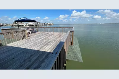 1122 Makatea, Tiki Island, TX 77554 - Photo 12