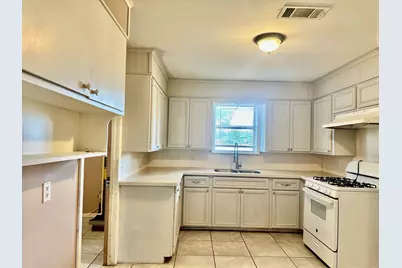 1100 Frost Street, Rosenberg, TX 77471 - Photo 4